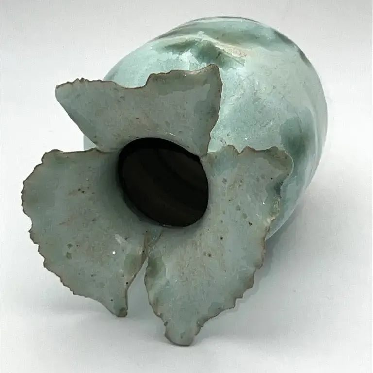 Vase dentelé collection Nereia par hirunda ceramic